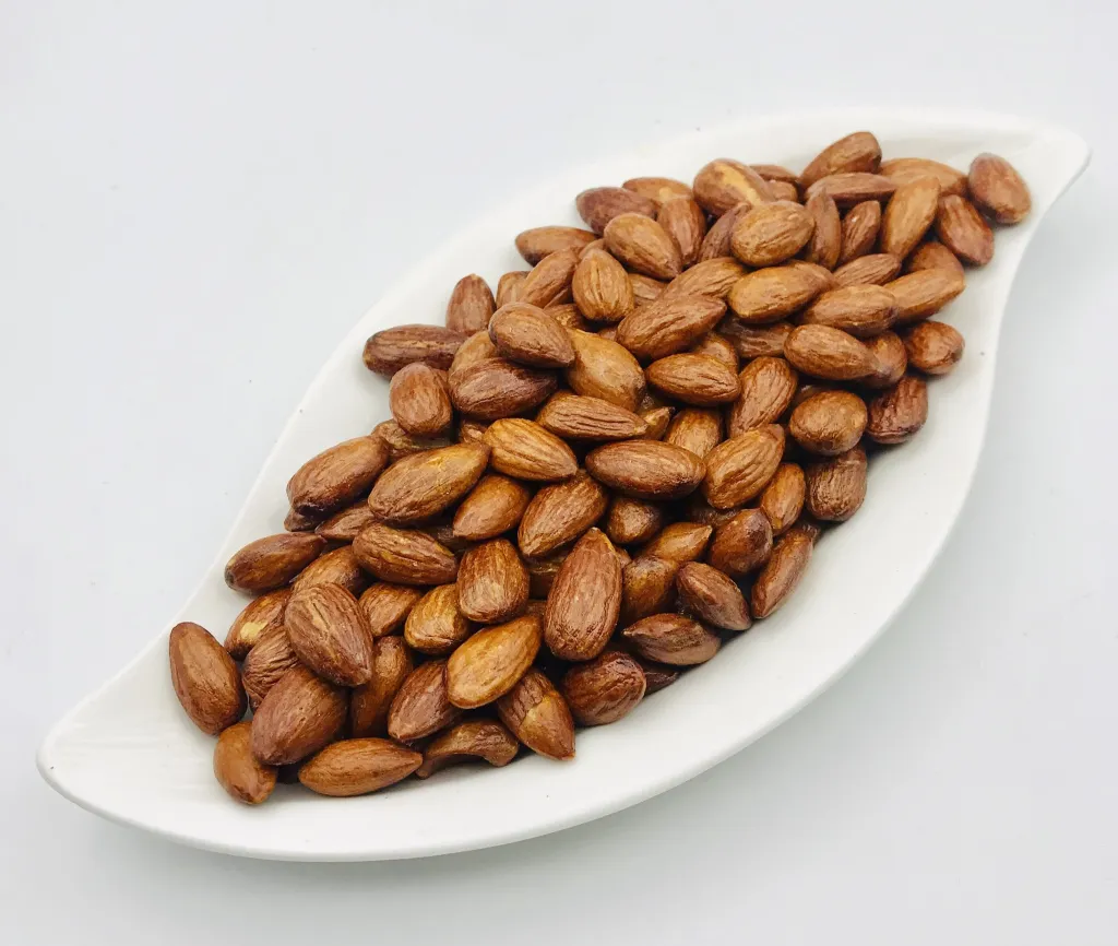 مكسرات لوز امريكي محمص